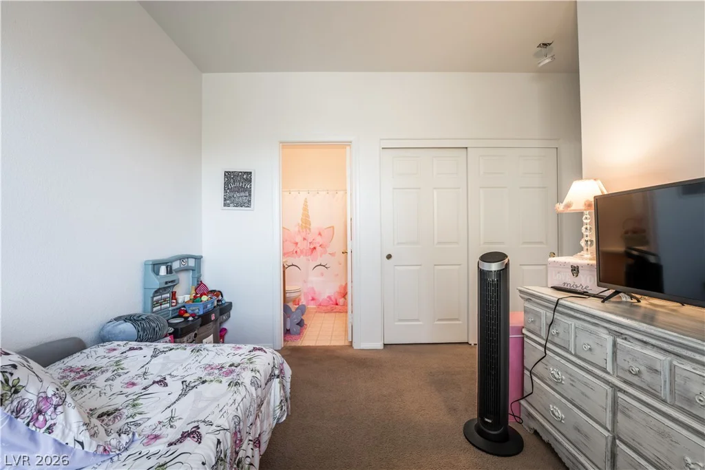 1228 Oak Village, Las Vegas, NV 89183