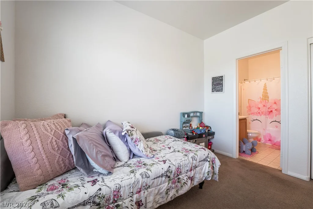 1228 Oak Village, Las Vegas, NV 89183
