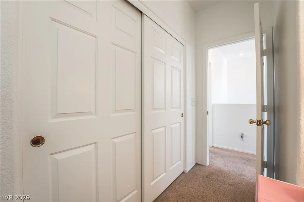 1228 Oak Village, Las Vegas, NV 89183