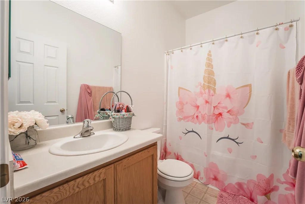 1228 Oak Village, Las Vegas, NV 89183