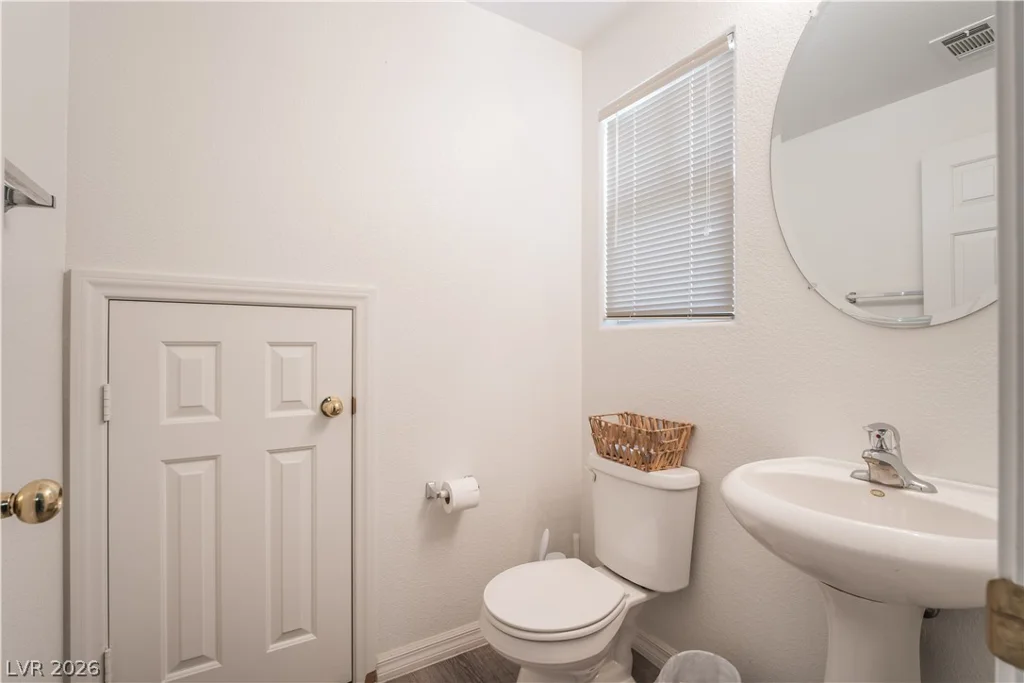 1228 Oak Village, Las Vegas, NV 89183