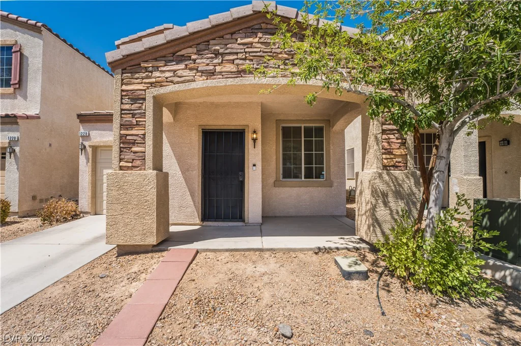 1228 Oak Village, Las Vegas, NV 89183