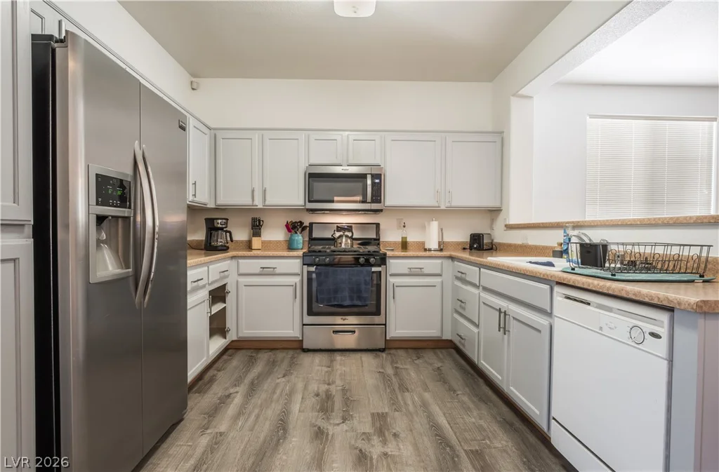 1228 Oak Village, Las Vegas, NV 89183