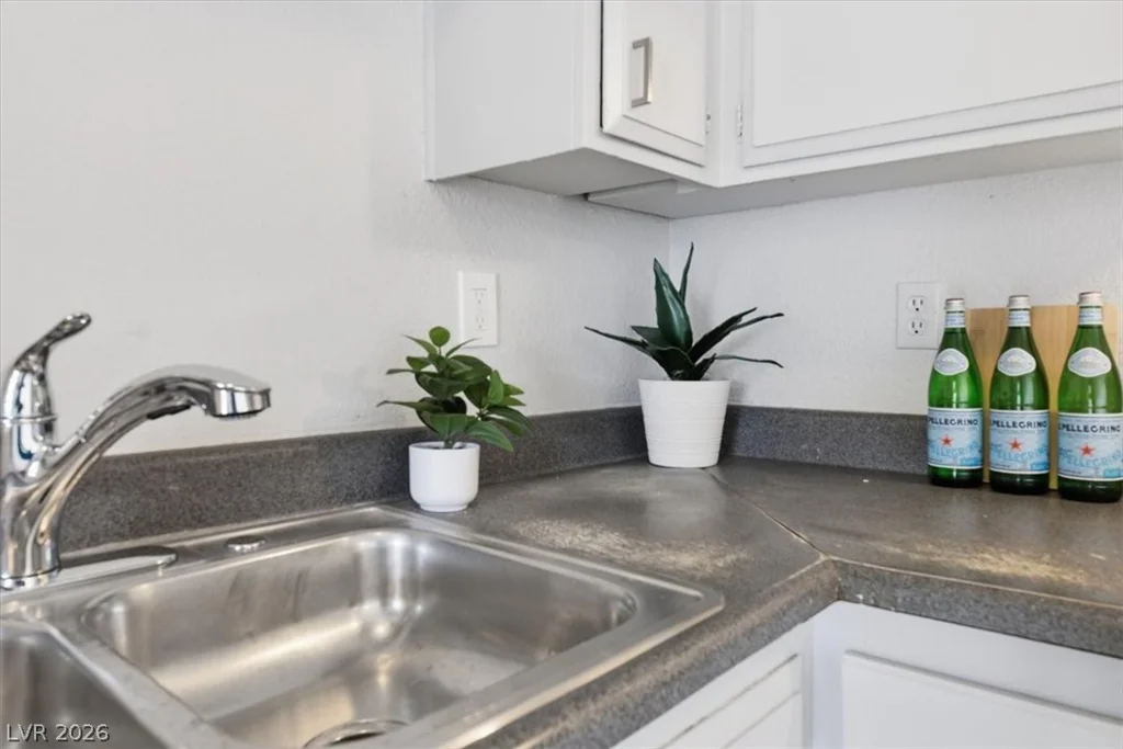 2805 Sultana, Las Vegas, NV 89102