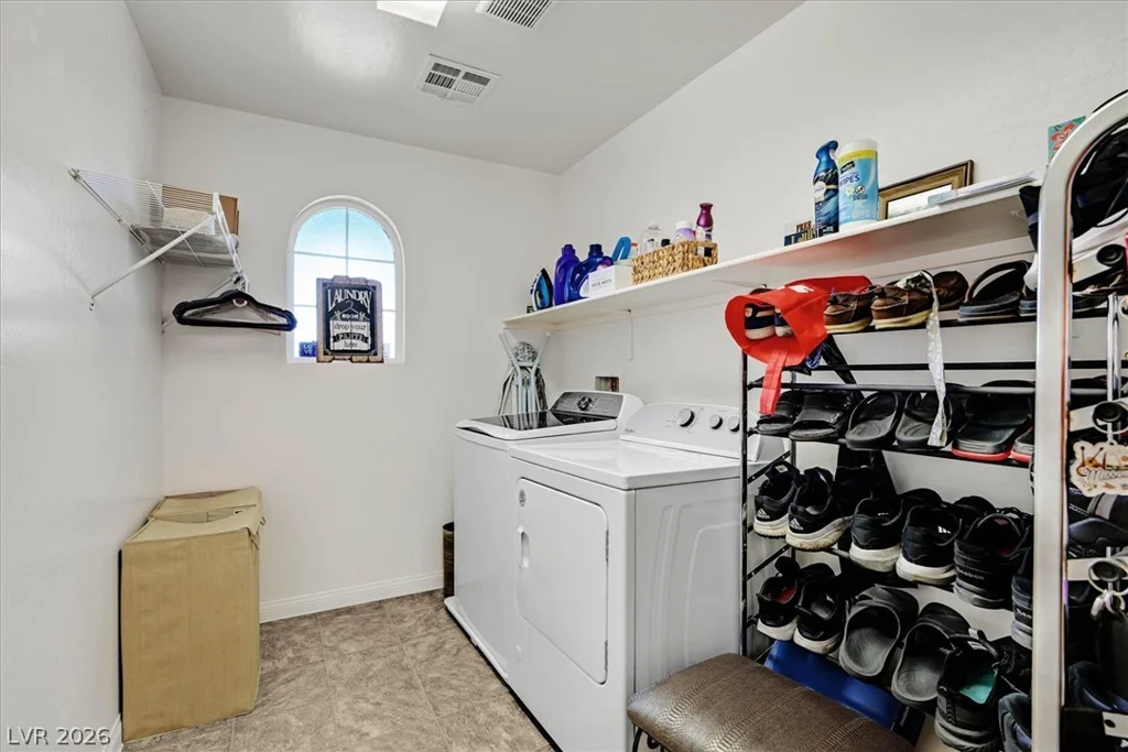 917 Carson Bluff, Henderson, NV 89012