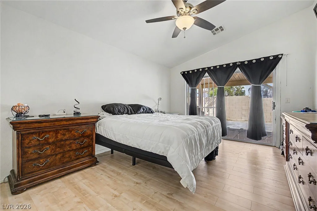 998 Trackers Glen, Henderson, NV 89015
