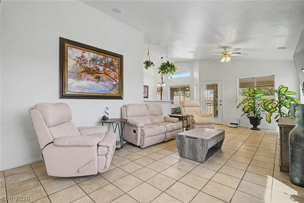 998 Trackers Glen, Henderson, NV 89015