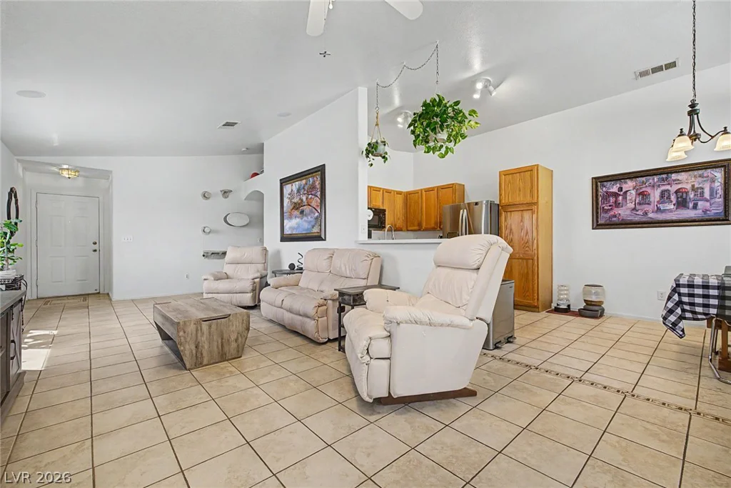 998 Trackers Glen, Henderson, NV 89015