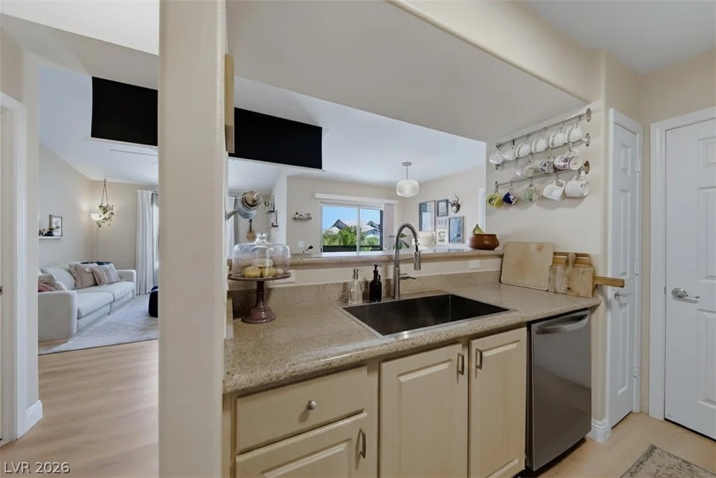 8000 Badura, Las Vegas, NV 89113