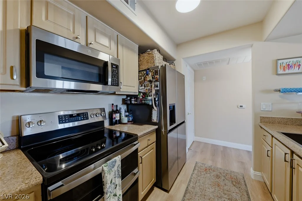 8000 Badura, Las Vegas, NV 89113