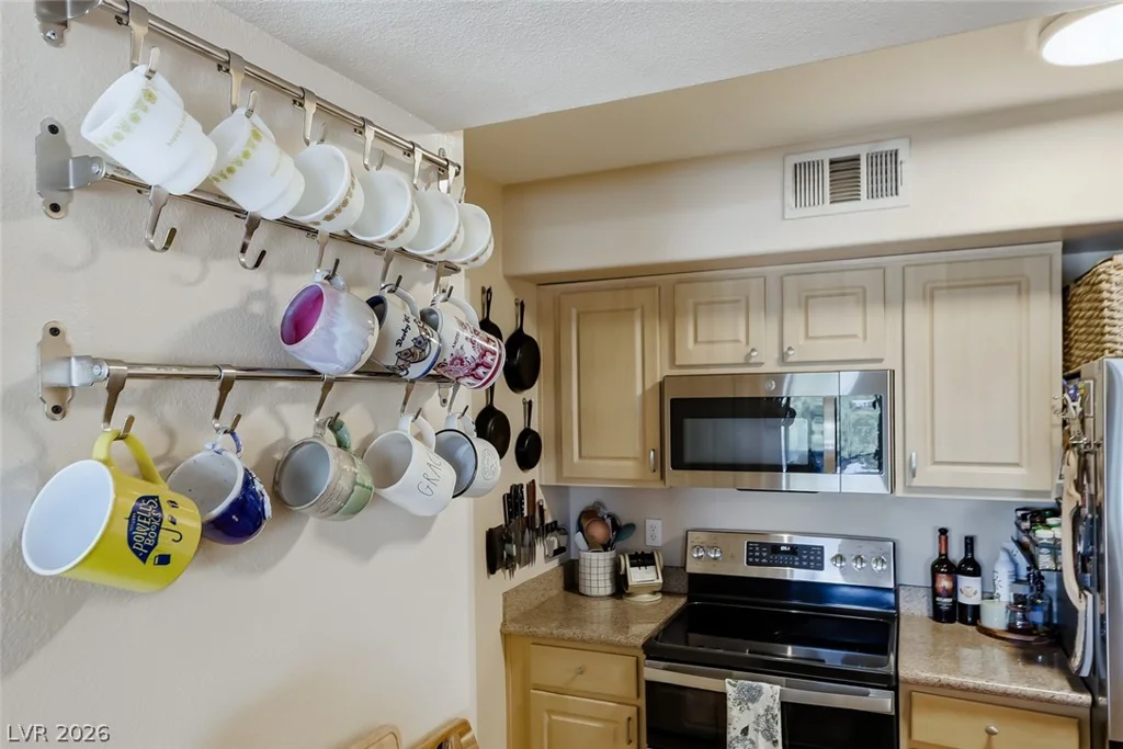 8000 Badura, Las Vegas, NV 89113