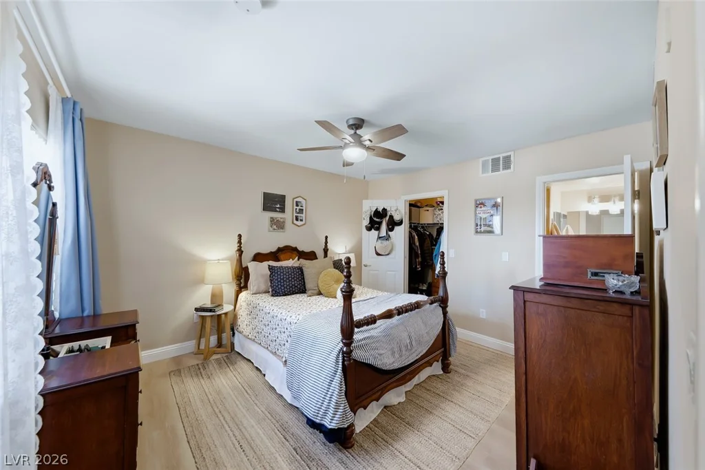 8000 Badura, Las Vegas, NV 89113