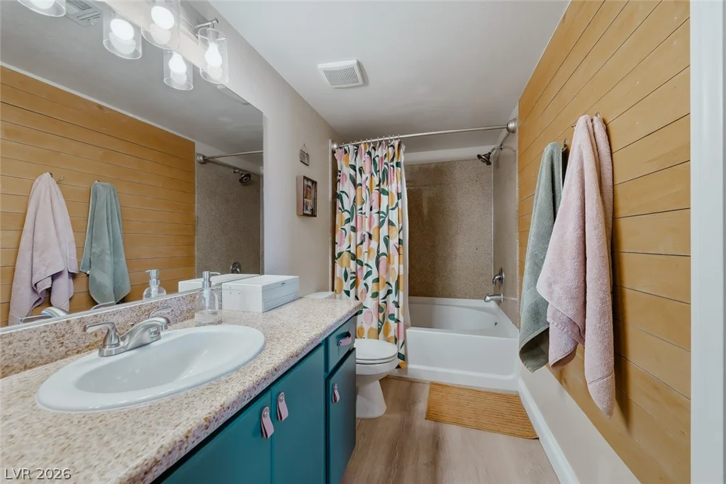 8000 Badura, Las Vegas, NV 89113