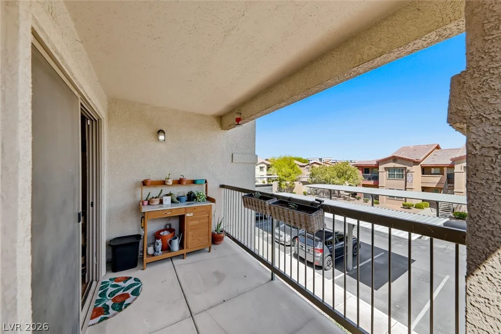 8000 Badura, Las Vegas, NV 89113