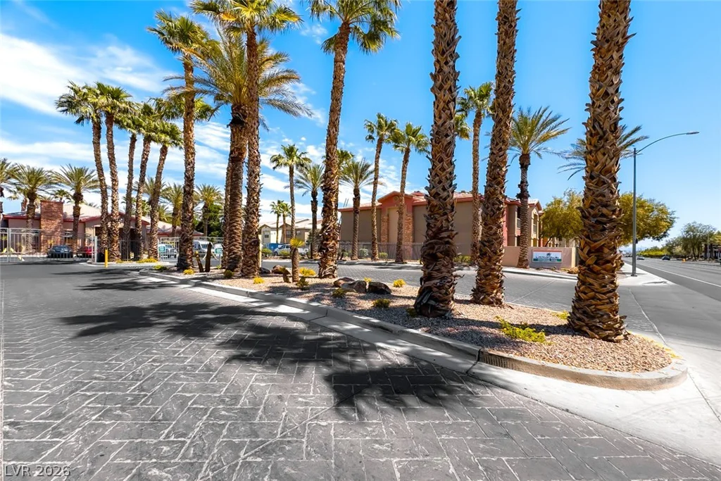 8000 Badura, Las Vegas, NV 89113