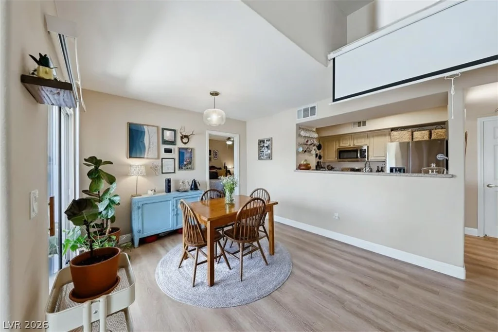 8000 Badura, Las Vegas, NV 89113