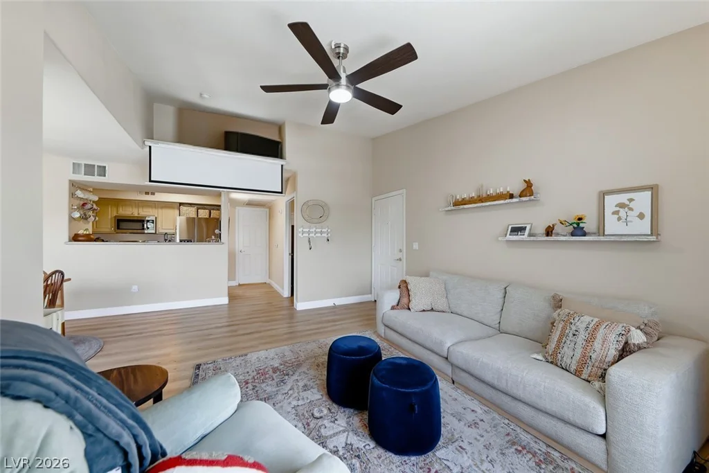 8000 Badura, Las Vegas, NV 89113