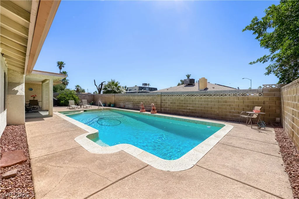 4385 Cartegena, Las Vegas, NV 89121