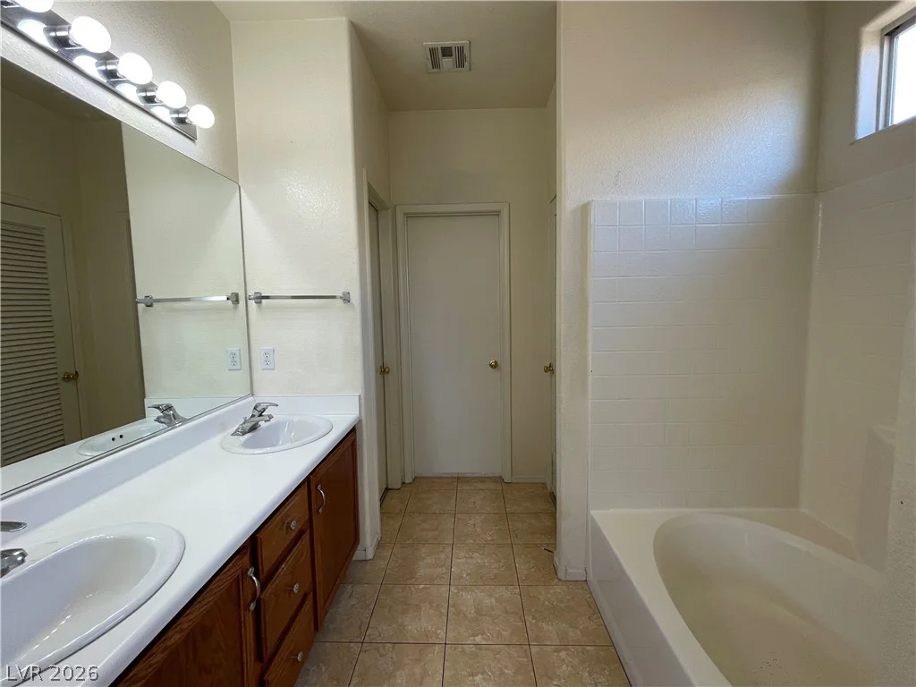 4946 Droubay, Las Vegas, NV 89122