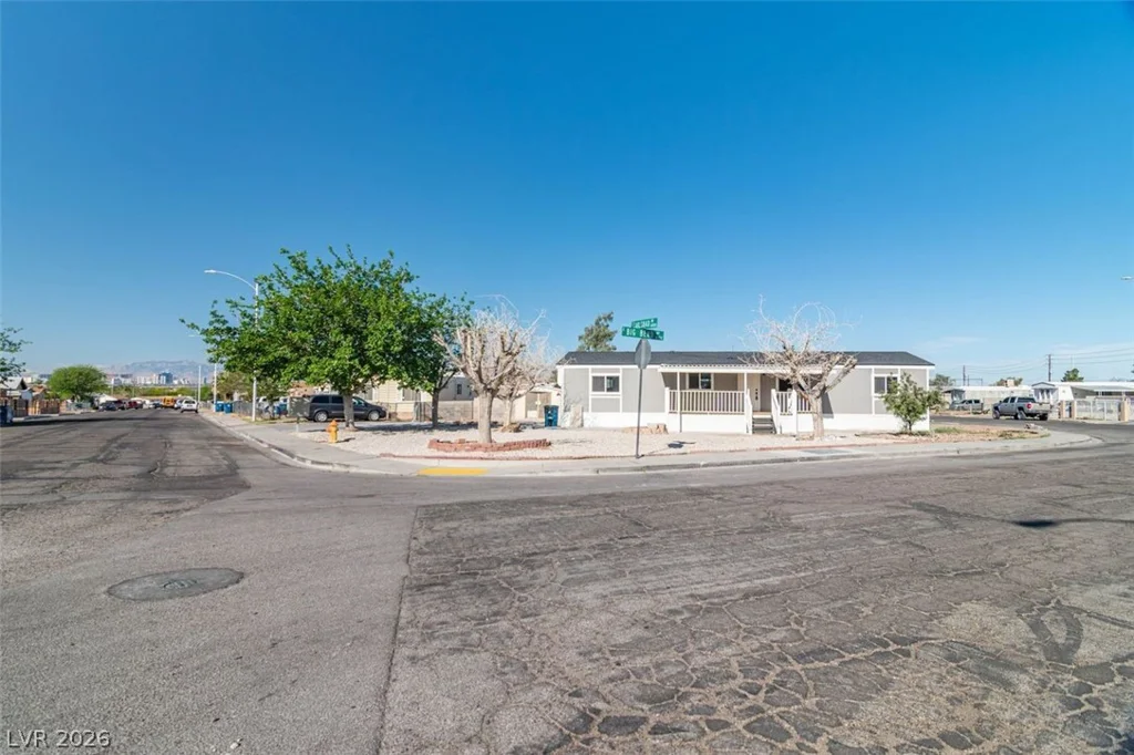 6094 Carlsbad, Las Vegas, NV 89156