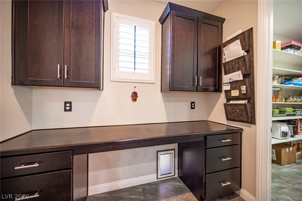 10729 Beecher Park, Las Vegas, NV 89166