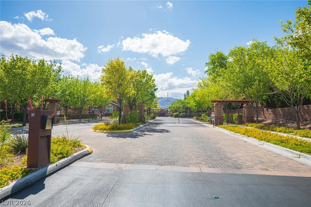 10729 Beecher Park, Las Vegas, NV 89166