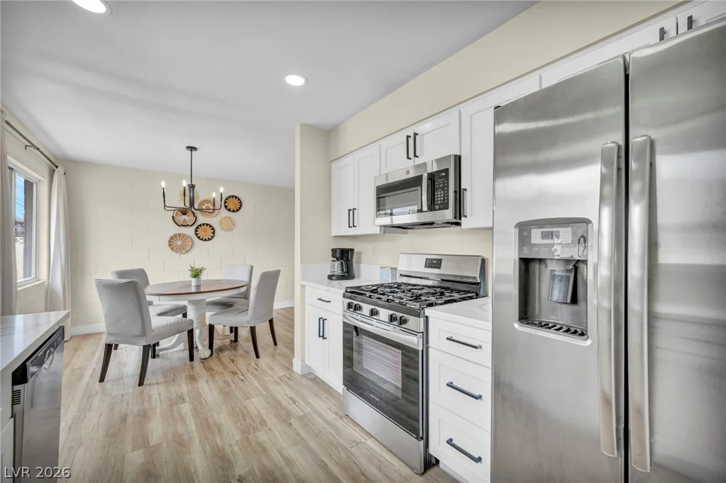 913 De Met, Las Vegas, NV 89119