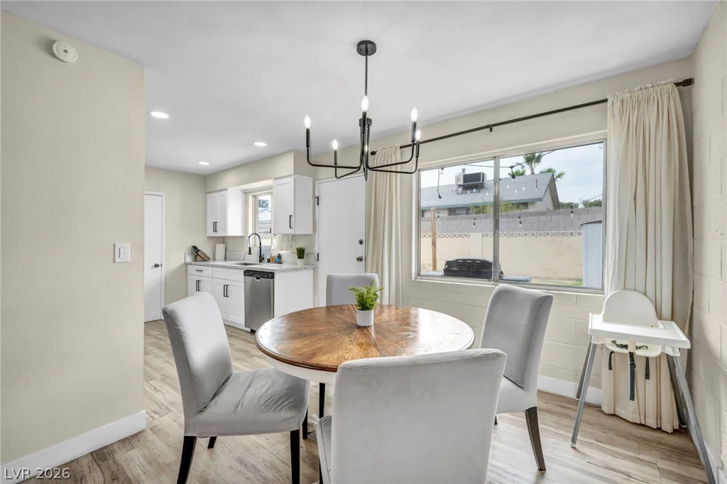 913 De Met, Las Vegas, NV 89119