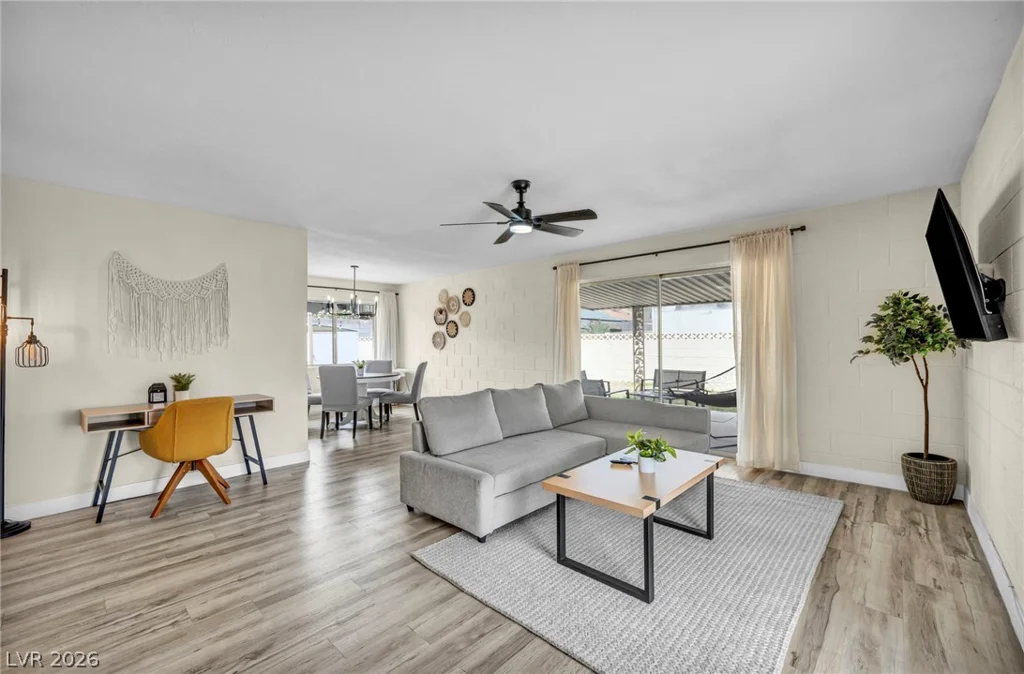 913 De Met, Las Vegas, NV 89119