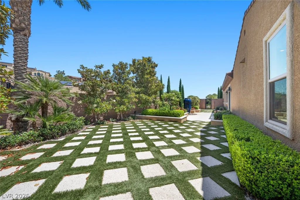 13 Durini, Henderson, NV 89011