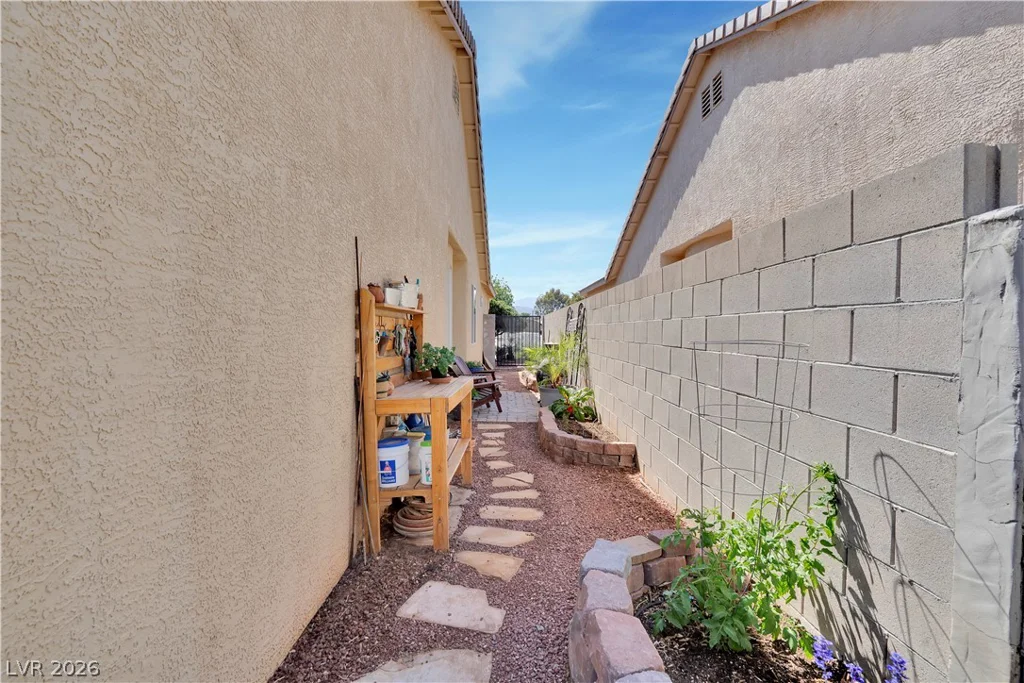 7228 Rustic Meadow, Las Vegas, NV 89131