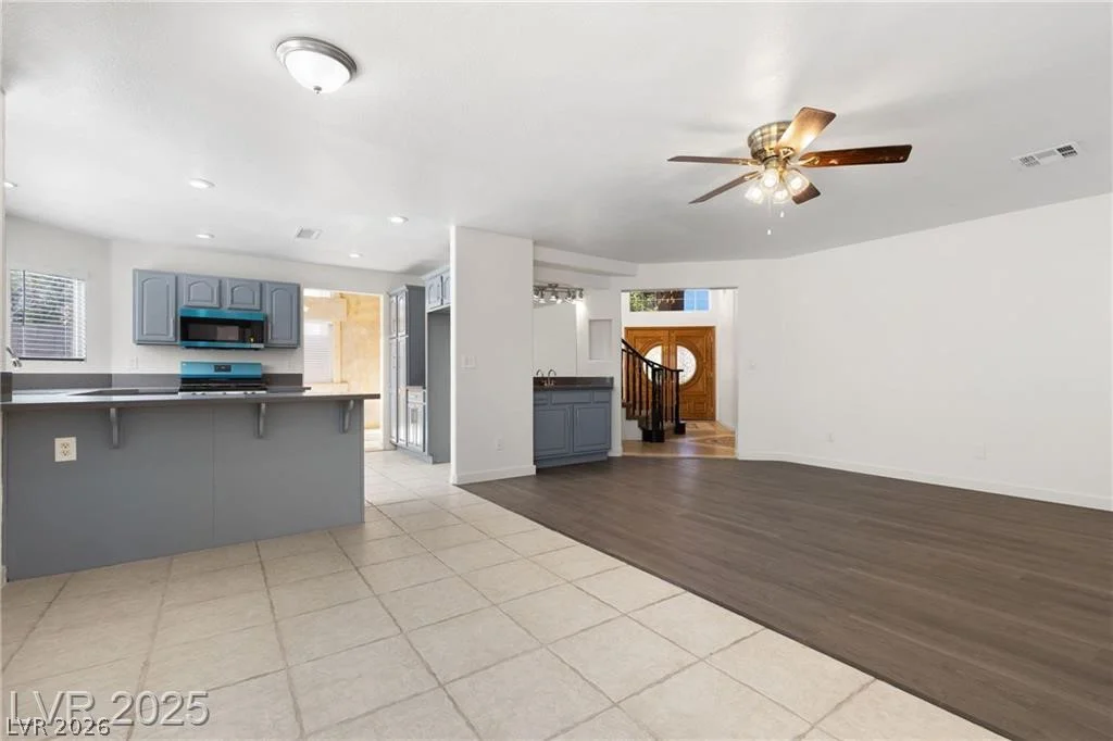 9361 Gilmore, Las Vegas, NV 89129