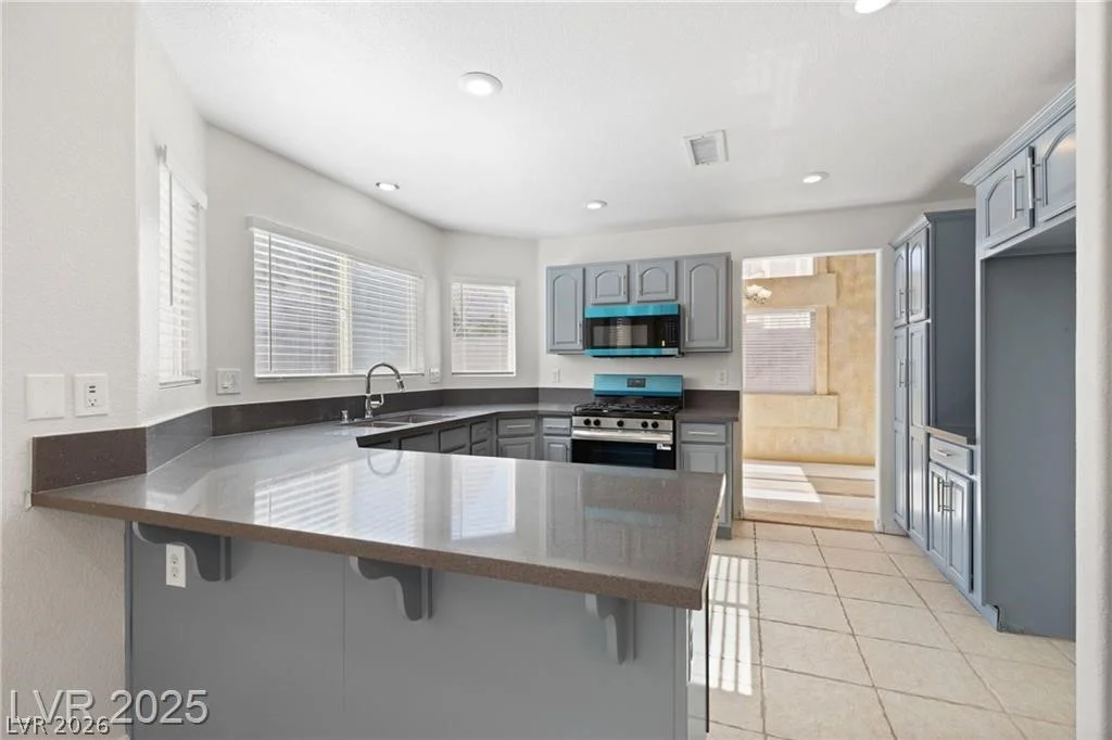 9361 Gilmore, Las Vegas, NV 89129