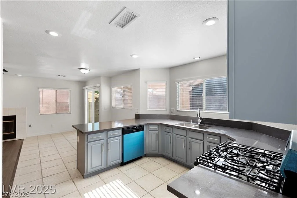 9361 Gilmore, Las Vegas, NV 89129