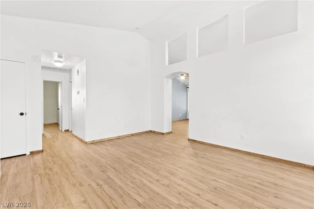 7749 Kasmere Falls, Las Vegas, NV 89149