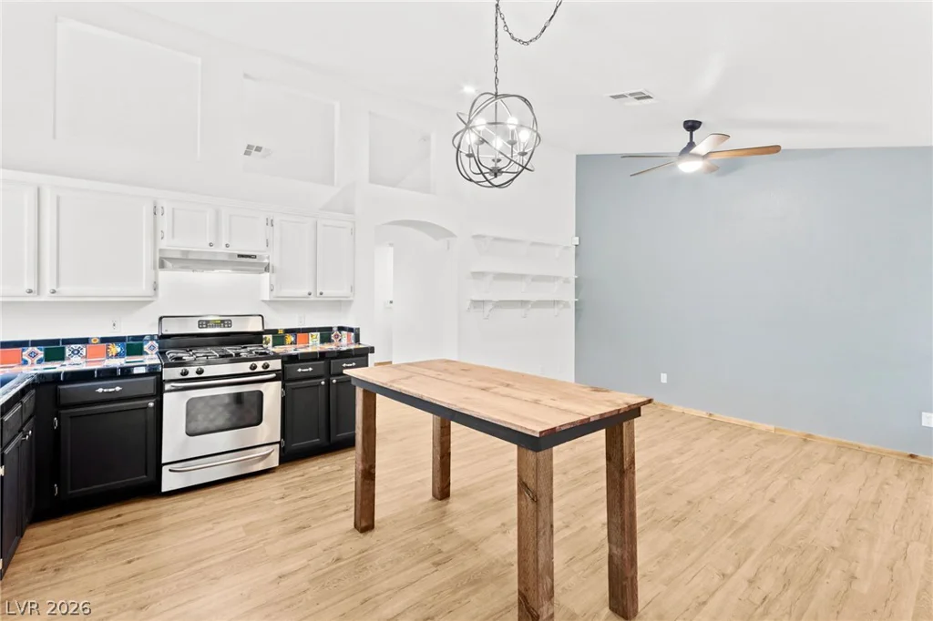 7749 Kasmere Falls, Las Vegas, NV 89149