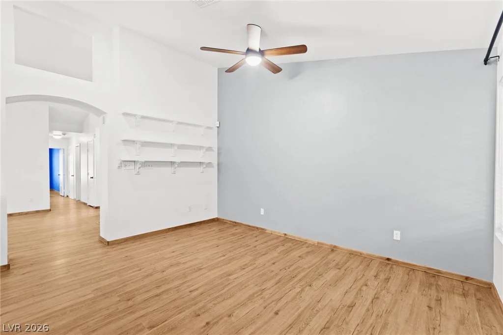 7749 Kasmere Falls, Las Vegas, NV 89149