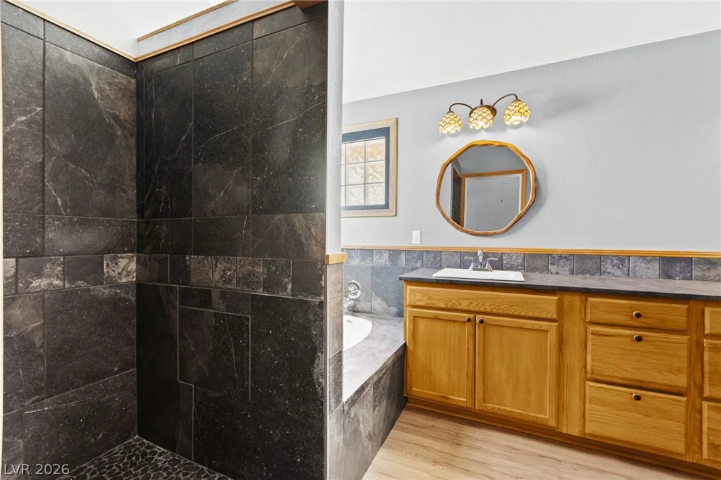 7749 Kasmere Falls, Las Vegas, NV 89149