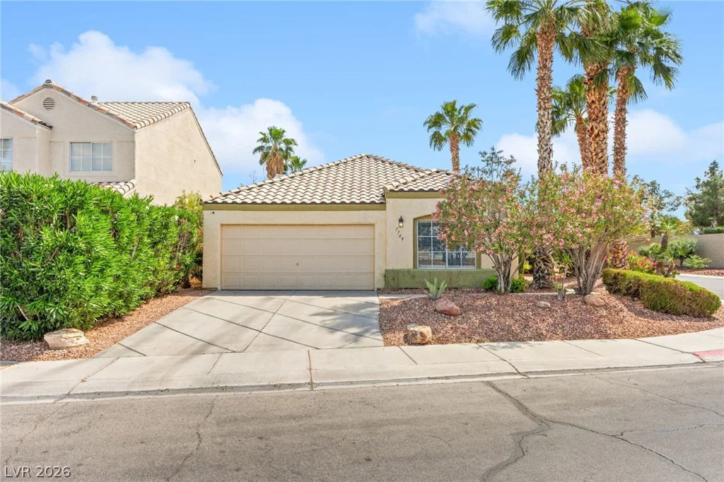 7749 Kasmere Falls, Las Vegas, NV 89149