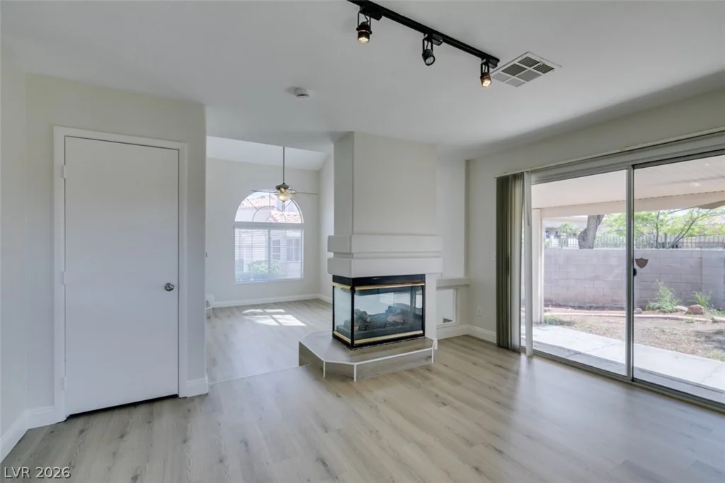 8703 Sandringham, Las Vegas, NV 89129