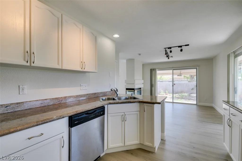 8703 Sandringham, Las Vegas, NV 89129