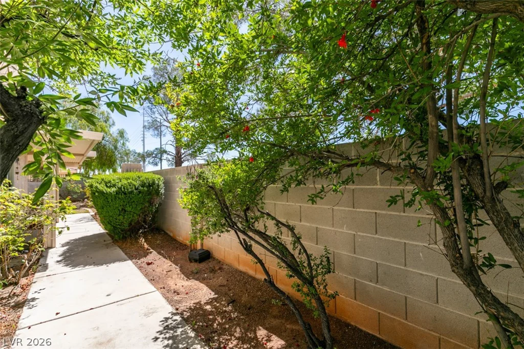 8703 Sandringham, Las Vegas, NV 89129