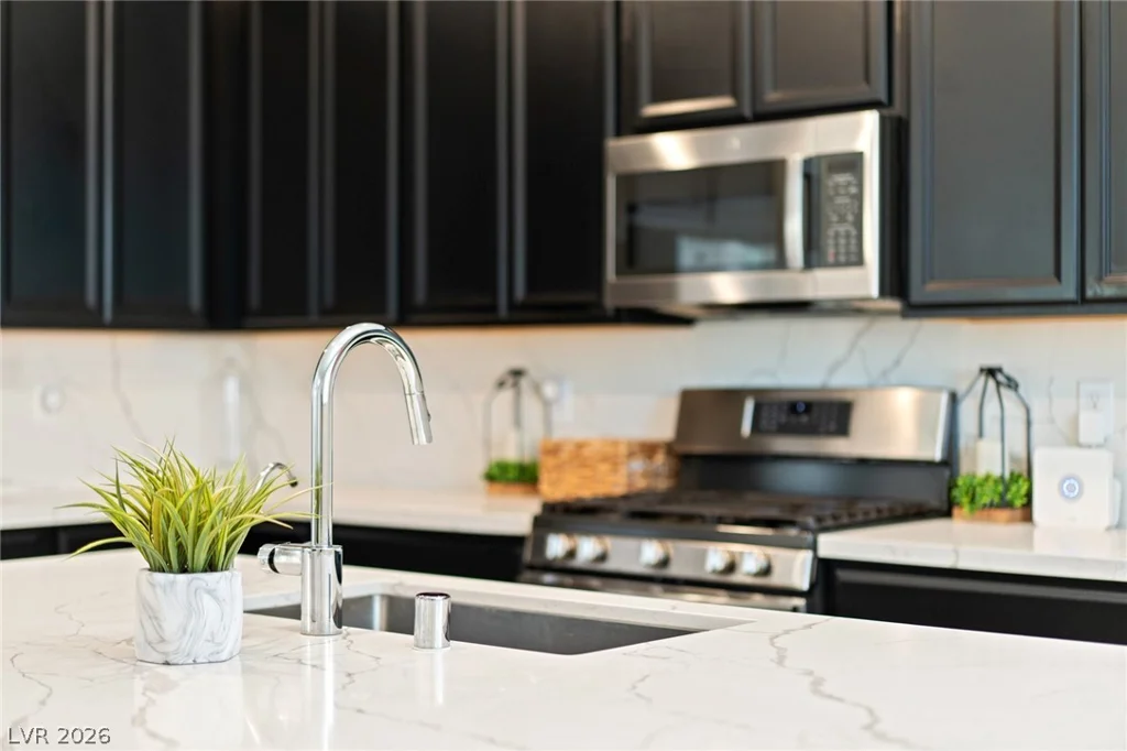 6844 Bayou Hollow, Las Vegas, NV 89156