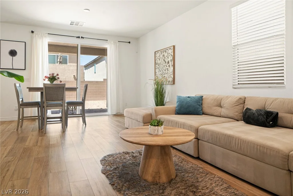 6844 Bayou Hollow, Las Vegas, NV 89156