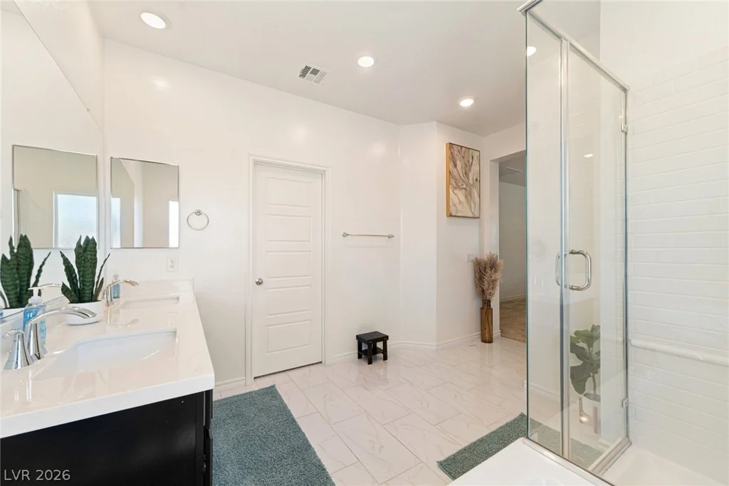 6844 Bayou Hollow, Las Vegas, NV 89156