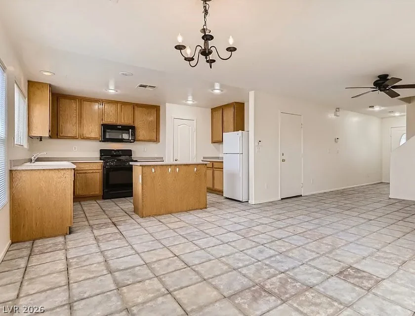 11940 White Lilly, Las Vegas, NV 89183