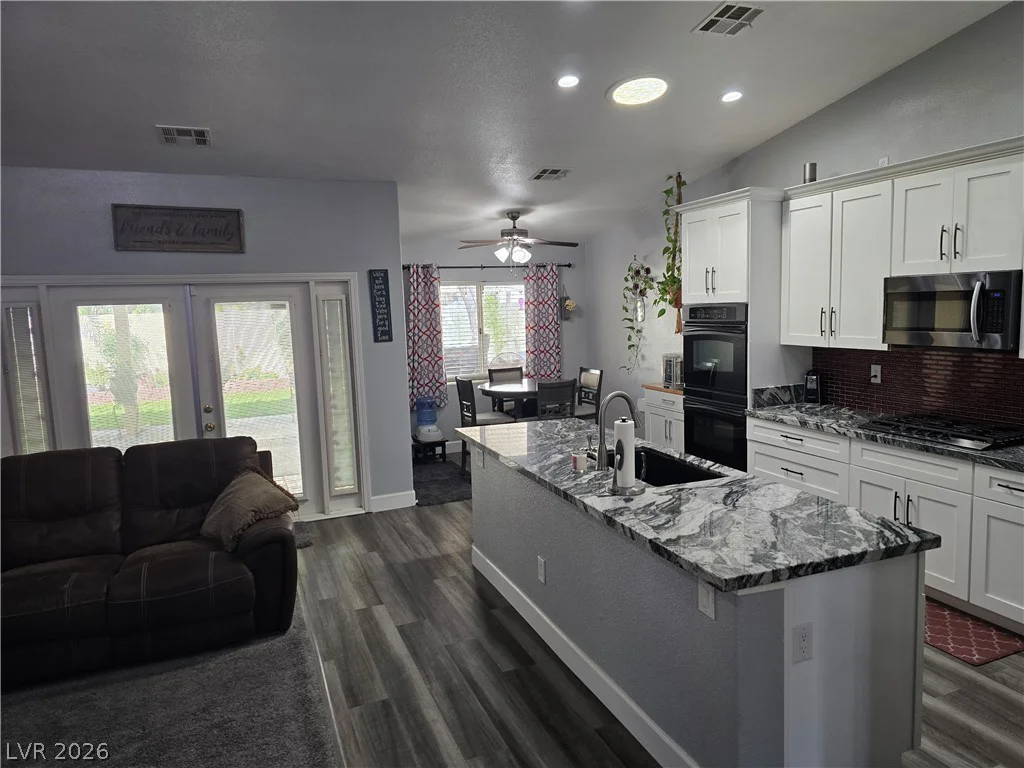 6036 Cocktail, Las Vegas, NV 89130