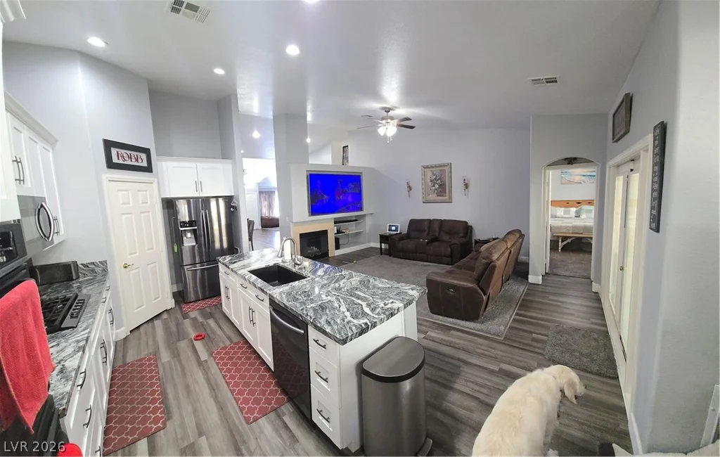 6036 Cocktail, Las Vegas, NV 89130