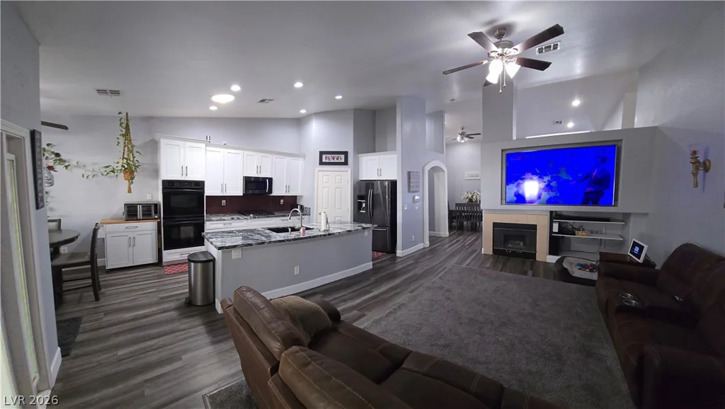 6036 Cocktail, Las Vegas, NV 89130