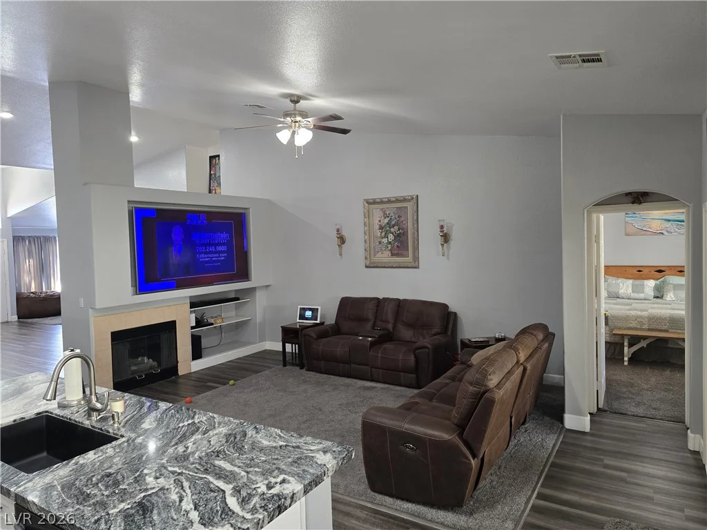 6036 Cocktail, Las Vegas, NV 89130
